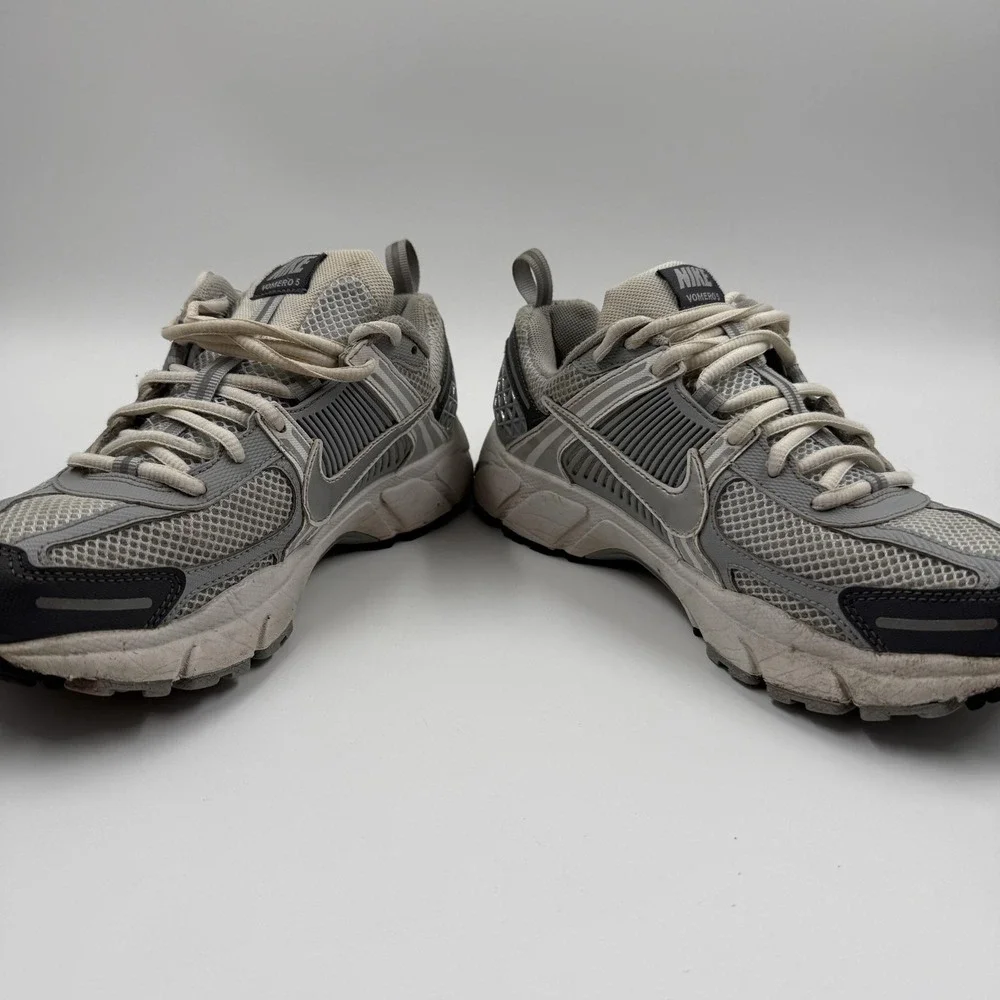 Nike vomero shoes